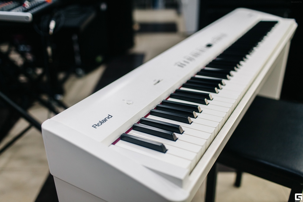 Музыкальные инструменты марки Roland