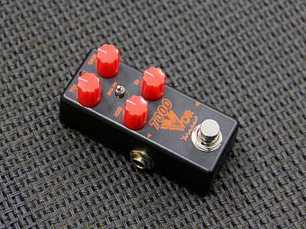 Yerasov 7000-Volt-mini Distortion - педаль эффектов Yerasov 7000-Volt-mini Distortion - педаль эффектов