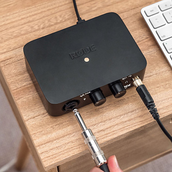 RODE AI-1 - одноканальный USB аудиоинтерфейс с комбо XLR/инструмент. входом RODE AI-1 - одноканальный USB аудиоинтерфейс с комбо XLR/инструмент. входом